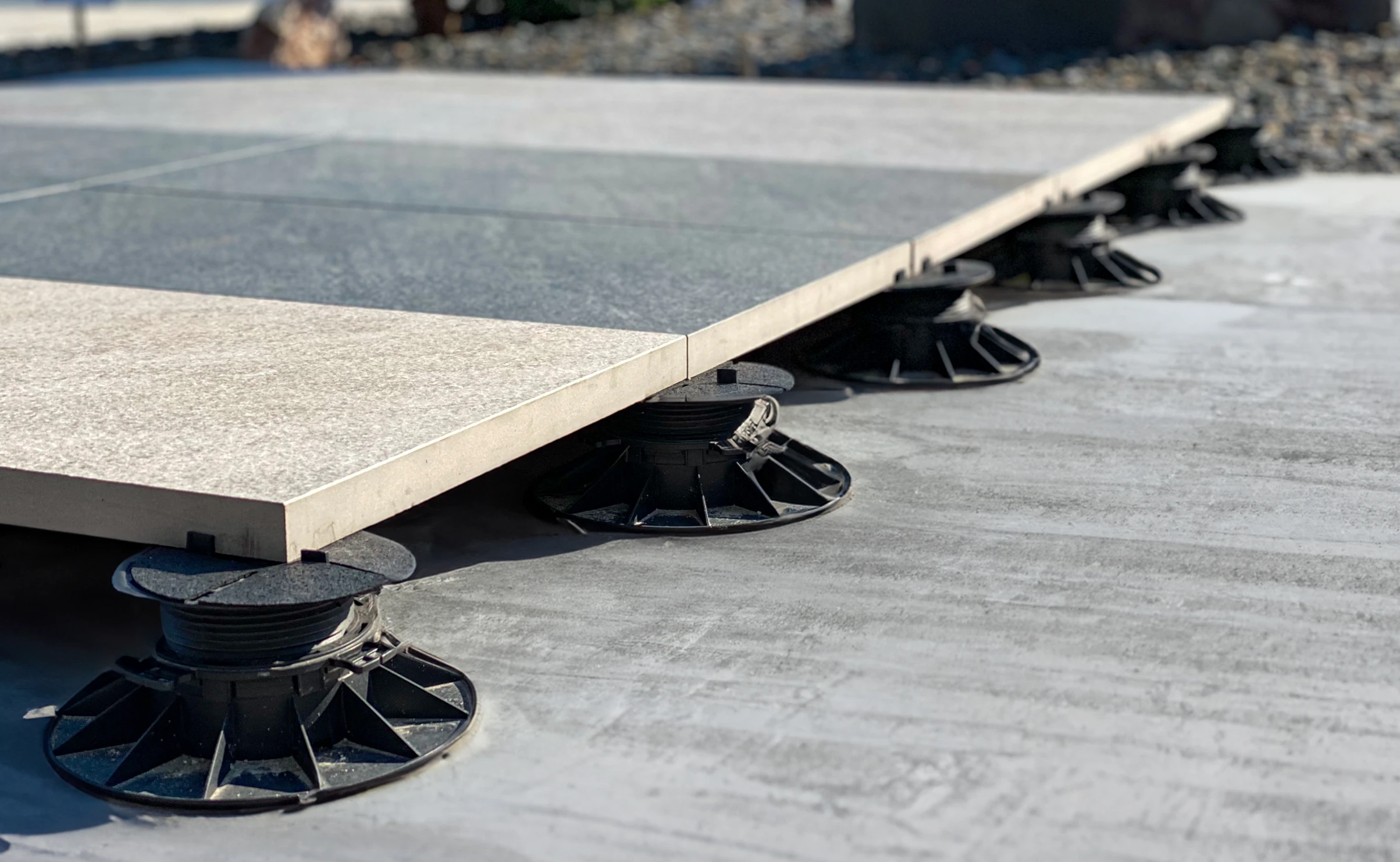 Pokládka terasové dlažby na terče